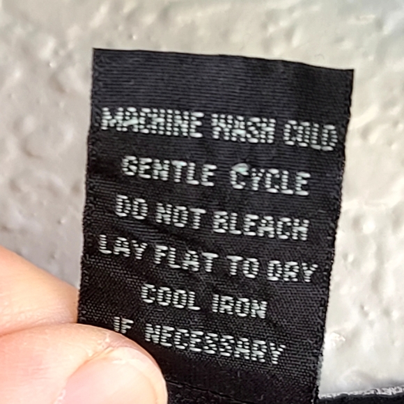 Suzie in the City floral/geometric pattern design, top has sheer overlay, medium - Picture 4 of 7